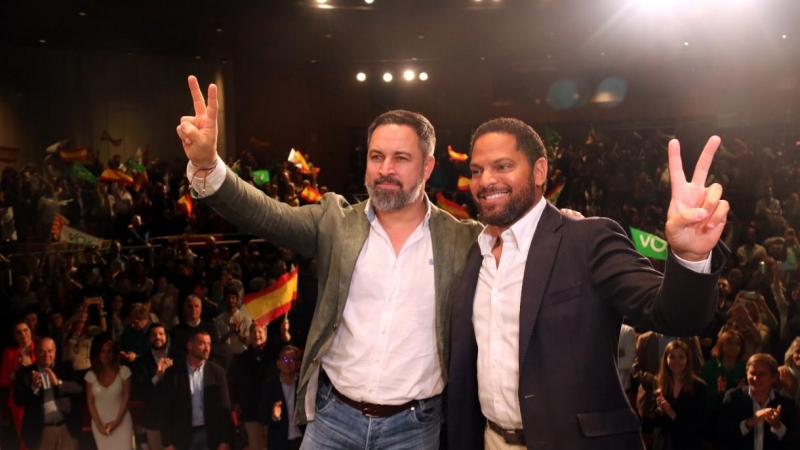 11/04/2024 - Santiago Abascal i Ignacio Garriga, en un acte recent de Vox a Terrassa.