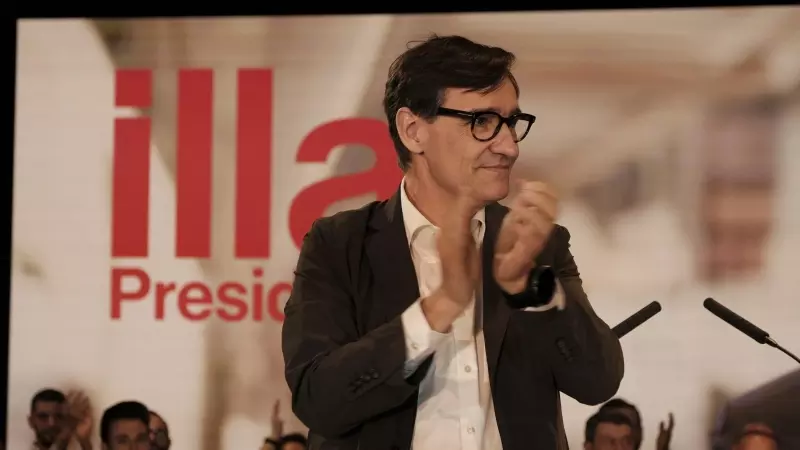 El candidato del PSC a las elecciones catalanas, Salvador Illa, durante un acto de campaña electoral del PSC, a 26 de abril de 2024.