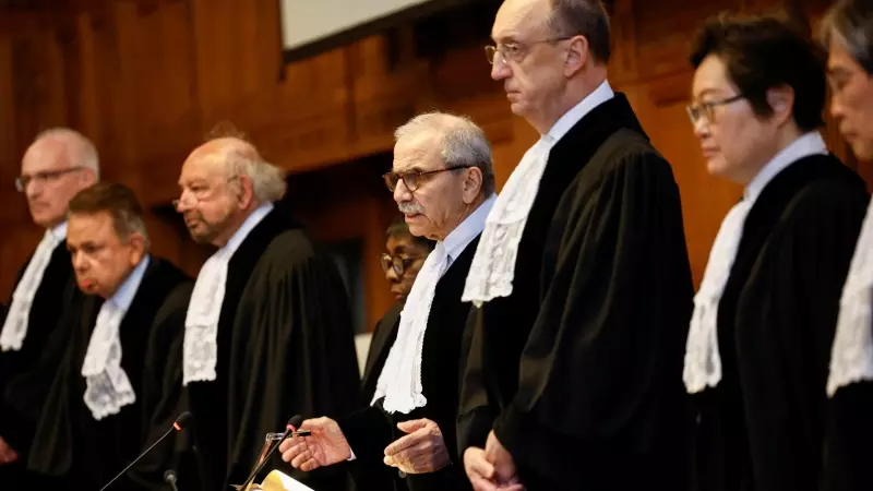 El juez  Nawaf Salam preside la sesión de la Corte Internacional de Justicia, a 30 de abril de 2024.