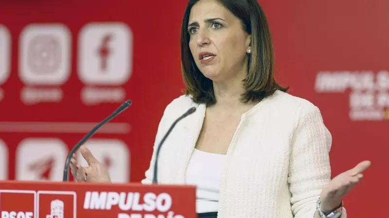 La portavoz de la Comisión Ejecutiva Federal del PSOE, Esther Peña, este lunes durante la rueda de prensa en Madrid.