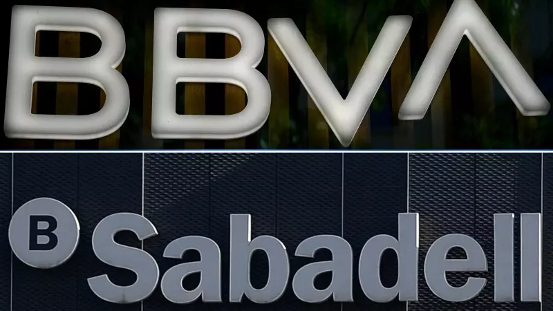 Los logos del BBVA y del Banco Sabadell.
