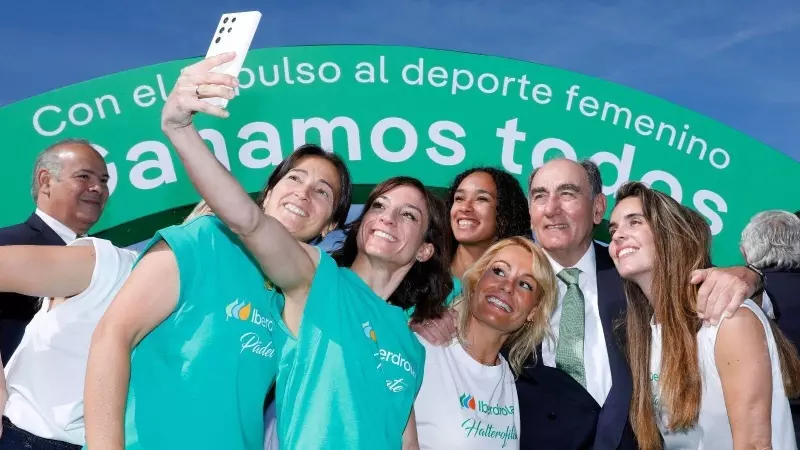 Deportistas en el acto de presentación de Iberdrola, en el Centro Nacional de Golf de Madrid.