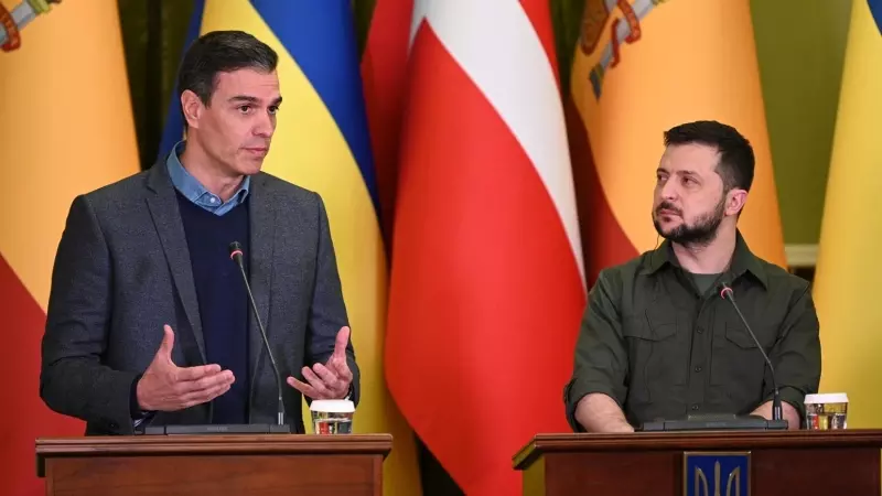 El presidente del Gobierno, Pedro Sánchez, junto a su homólogo ucraniano durante un encuentro en Ucrania, a 20 de abril de 2022.