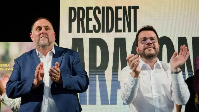 El presidente de la Generalitat y candidato Pere Aragonès (d) y el presidente de ERC Oriol Junqueras (i), durante un mitin de ERC, a 10 de mayo de 2024, en Tarragona, Catalunya (España).