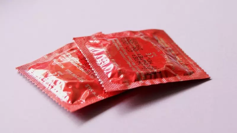 El Supremo considera delito sexual quitarse o no usar el preservativo sin consentimiento.