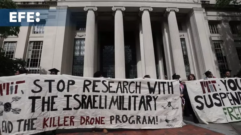 Imágenes de estudiantes de MIT en una protesta propalestina