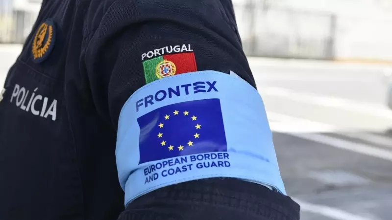 Plano del brazo de un policía de FRONTEX, en un acto en Ceuta, en una imagen de archivo. E.P./Antonio Sempere