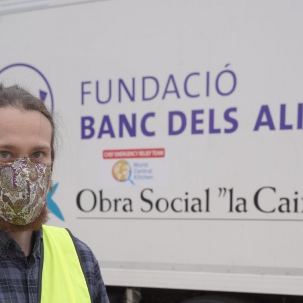 La Fundación ”la Caixa” destina un millón de euros más a la campaña 'Ningún hogar sin alimentos”, impulsada conjuntamente con CaixaBank, sumando así 2 millones de euros recaudados.