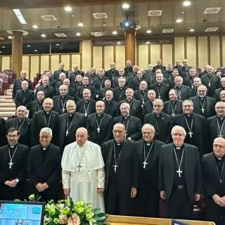 Dominio Público - Obispos en el Vaticano: 'Una gozada'