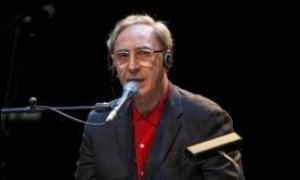 Battiato, en un momento del concierto.