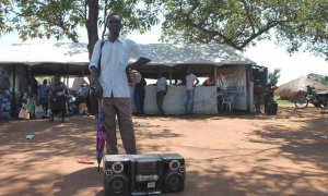 Simon caminó durante una semana junto a su mujer u madre hasta llegar a Uganda. Pablo L. Orosa