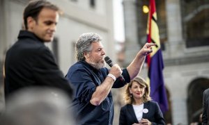 El portavoz de Equo en el Congreso, Juantxo López de Uralde; con la diputada de Galicia en Comú, Yolanda Díaz; y con el diputado de En Comú Podem, Jaume Asens / Daniel Gago - Podemos