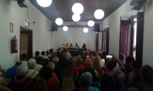 Fotografía del salón de actos de la librería Traficantes de Sueños el día que se inauguró la Marea de Residencias | Raúl Camargo