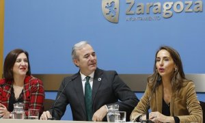 La vicealcaldesa Sara Fernández (C’s), el alcalde Jorge Azcón (PP) y la concejal de Hacienda, María Navarro (PP) han presentado este viernes los presupuestos del ayuntamiento de Zaragoza para 2020.