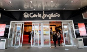 Entrada del edificio de El Corte Inglés de Nuevos Ministerios, en Madrid. E.P./Eduardo Parra