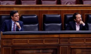 Pedro Sánchez y Pablo Iglesias durante un pleno en el Congreso de los Diputados. - EFE