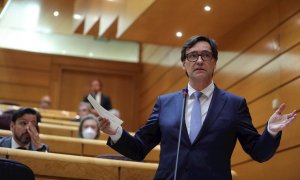 El ministro de Sanidad, Salvador Illa, interviene durante la sesión de control celebrada este martes en el Senado. EFE/Juanjo Martín