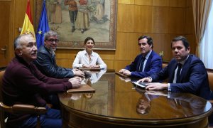 Foto de enero de 2020, de la ministra de Trabajo, Yolanda Díaz, con los secretarios generales de UGT y CCOO, Pepe Álvarez y Unai Sordo, y los presidentes de CEOE y de Cepyme, Antonio Garamendi y Gerardo Cuervas.