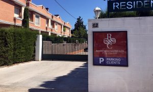 Imatge de la porta d'entrada a la residència Castrillón de Lleida, el 23 de juny del 2020. ACN/Laura Cortés