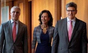 Foto distribuida en su día por el Banco Santander de Andrea Orcel, Ana Botin y Jose Antonio Alvarez, del día en que se anunció el fichaje del italiano como consejero delegado de la entidad, en septiembre de 2018. REUTERS