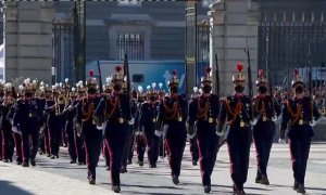 Un desfile reducido y fuera de la visión del público