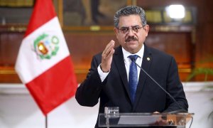 Manuel Merino, durante una rueda de prensa para anunciar su dimisión como presidente interino de Perú.