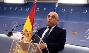 15/12/2020.- El portavoz adjunto del Partido Socialista en la Junta de Portavoces, Rafael Simancas, tras asistir a la reunión de la Junta de Portavoces, este martes, en el Congreso de los Diputados. EFE/Mariscal