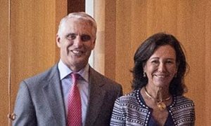 De izq. a der., Andrea Orcel, Ana Botín (presidenta del Banco Santander), José Antonio Álvarez (consejero delegado), el día del anuncio del fichaje del banquero italiano como futuro número dos de la entidad española. E.P.