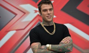 Fedez en una imagen en televisión.