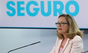 La vicepresidenta segunda del Gobierno y ministra de Asuntos Económicos y Transformación Digital, Nadia Calviño ,en rueda de prensa tras la reunión del Consejo de Ministros, este martes en el Palacio de La Moncloa, en Madrid.