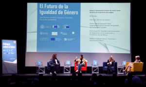 De izquierda a derecha, Virginia P. Alonso, Pilar Llop, M. Eugenia R. Palop y María Salug Gil en la mesa de debate sobre el futuro de la igualdad de género.