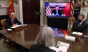 Largo y tenso primer encuentro virtual entre Biden y Xi Jinping