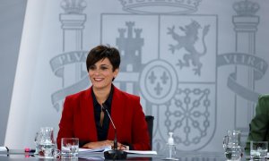 La portavoz del Gobierno y ministra de Política Territorial, Isabel Rodríguez durante la rueda de prensa tras el Consejo de Ministros celebrado este martes en el Palacio de La Moncloa.