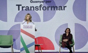 Yolanda Díaz i Ada Colau durant l'acte de cloenda de la III Assemblea Nacional de Catalunya en Comú.