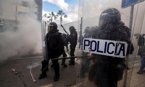 El vídeo de una carga policial en Cádiz que se ha hecho viral (y el esclarecedor momento previo)