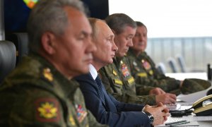 El presidente ruso, Vladimir Putin, junto al ministro de Defensa, Sergei Shoigu, en Moscú el pasado 13 de septiembre de 2021.