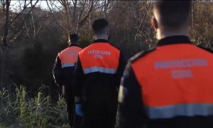 La policía toma declaración a los amigos del joven desaparecido en Badajoz para reconstruir sus pasos después del hallazgo de sangre en el móvil