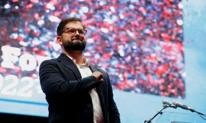 Gabriel Boric celebra la victoria en las elecciones presidenciales de Chile, en Santiago.