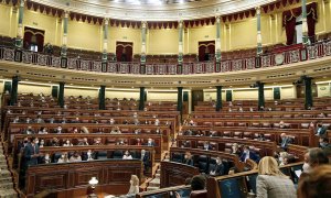 22/12/2021.- El presidente del Gobierno, Pedro Sánchez (i) interviene durante la sesión de control al Gobierno este miércoles en el Congreso. EFE/ Javier Lizón