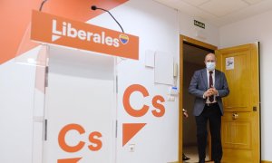 El candidato de Cs a la Presidencia de la Junta de Castilla y León, Francisco Igea, se dirige a dar su primera rueda de prensa tras ser ratificado candidato de Ciudadanos a la Presidencia de la Junta de Castilla y León en las próximas elecciones del 13 de