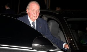 Foto de archivo. El rey emérito, Juan Carlos I, acude al tanatorio para despedir a Plácido Arango en Madrid.