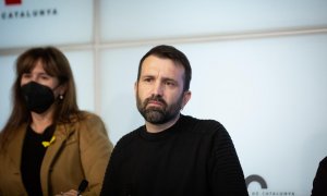 El diputado de la CUP, Pau Juvillà, comparece ante los medios de comunicación tras la resolución de la JEC sobre el escaño del diputado en la Cámara catalana, a 21 de enero de 2022, en Barcelona.