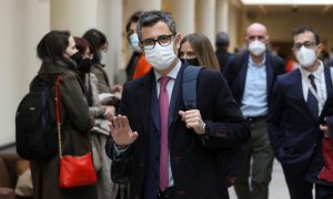 15/02/2022.- El ministro de la Presidencia, Félix Bolaños, a su llegada a la sesión de control celebrada por el pleno del Senado, este martes en Madrid. EFE/ Kiko Huesca