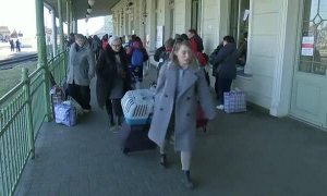 Polonia continúa recibiendo refugiados ucranianos