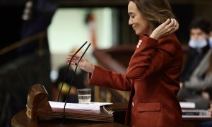 La coordinadora general del PP, Cuca Gamarra, interviene en una sesión plenaria, en el Congreso de los Diputados. E.P./Eduardo Parra