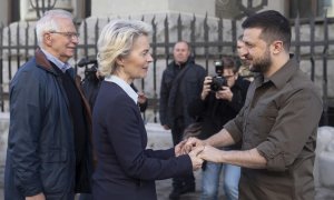 Ursula von der Leyen y Josep Borrell en su encuentro con Volodímir Zelenski.