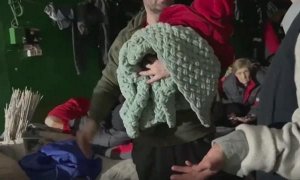 Los habitantes de Mariúpol se refugian de los bombardeos en la planta de Azovstal
