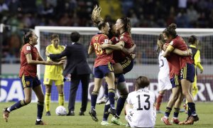 Jugadoras de España celebran al ganar la Copa Mundial Femenina Sub-20 luego de vencer a Japón