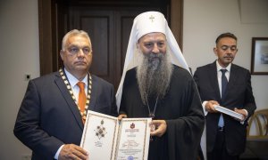 El primer ministro de Hungría, Viktor Orbán, junto al patriarca Porfirije, jefe de la iglesia ortodoxa serbia, a 5 de septiembre de 2022.