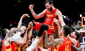 El emotivo recuerdo de Rudy Fernández a su padre tras la victoria en el Eurobasket: "Sé que nos ha echado una mano desde ahí arriba"